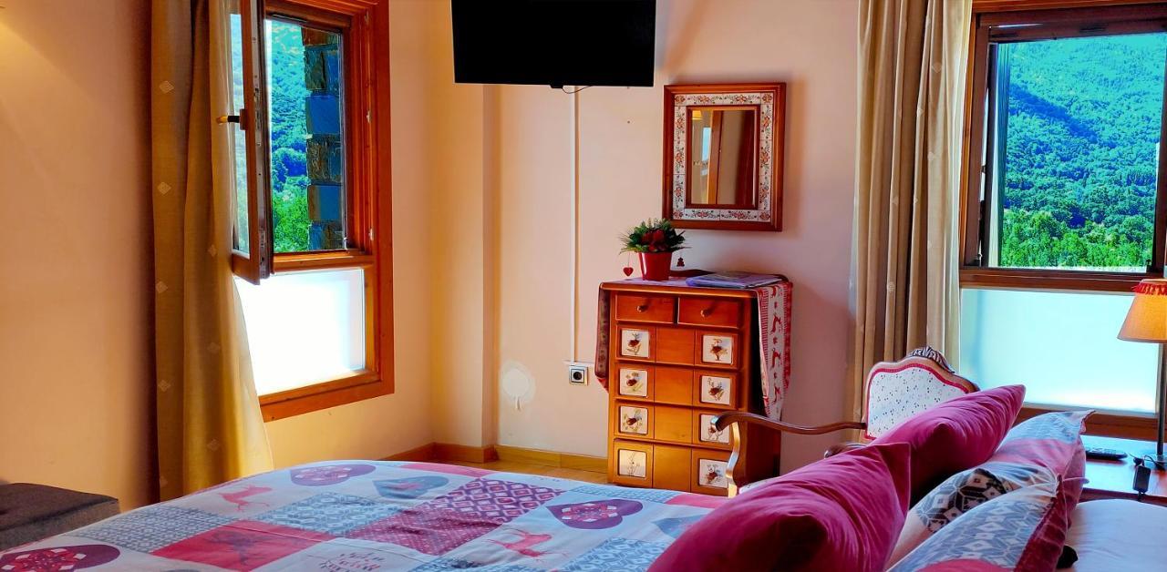 La Llardana Vendégház Benasque Kültér fotó
